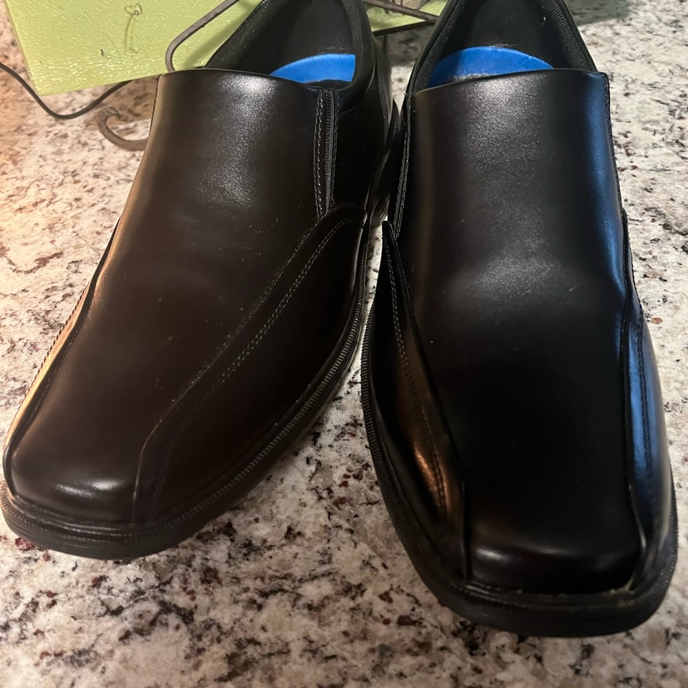 Sketchers Relaxed Fit Memory Foam Shoes Size 11 Men’s